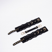 Черный кожаные оковы с узорами и золотистой фурнитурой - Crazy Handmade - купить с доставкой в Пушкино