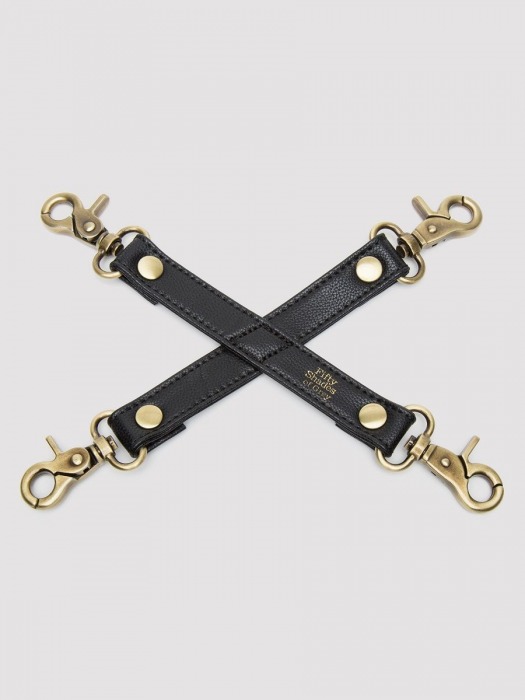 Черный фиксатор для манжет Bound to You Faux Leather Hogtie - Fifty Shades of Grey - купить с доставкой в Пушкино