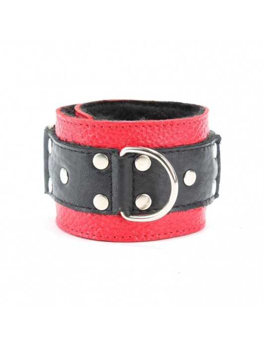 Красно-чёрные кожаные наручники с меховым подкладом - БДСМ Арсенал - купить с доставкой в Пушкино